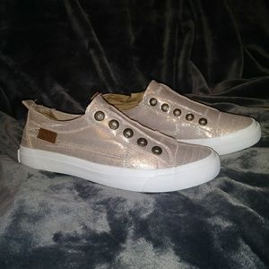 Metallic Rose Gold Slide-on Shoe